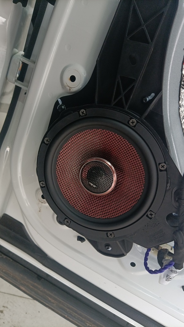 标致4008升级路翼汽车音响，音质效果大大提升！